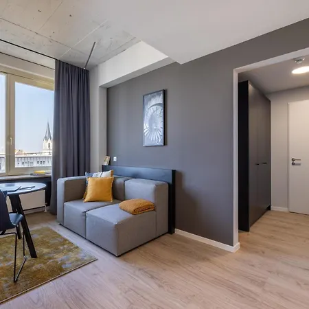 Ehrenfeld 4*