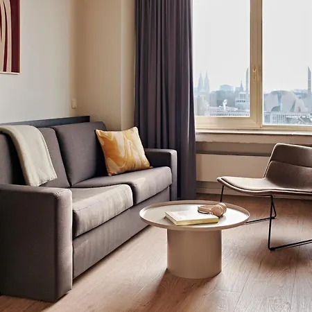 Ehrenfeld 4*