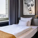Ehrenfeld 4*