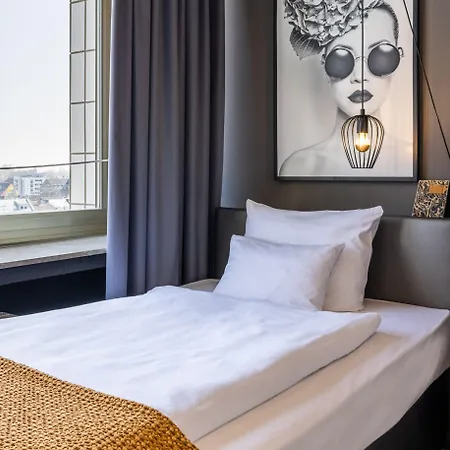 Numa Ehrenfeld 4*